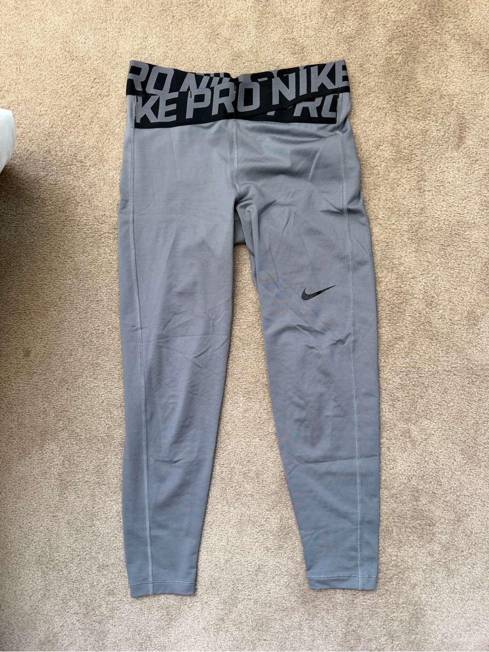 Nike Women’s Gray Logo Waistband Leggings